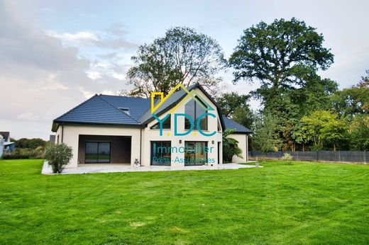 Luxus-Haus in Yerville, Seine-Maritime