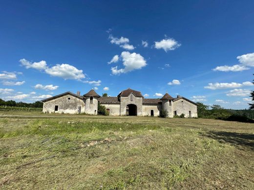 منزل ﻓﻲ Gensac, Gironde