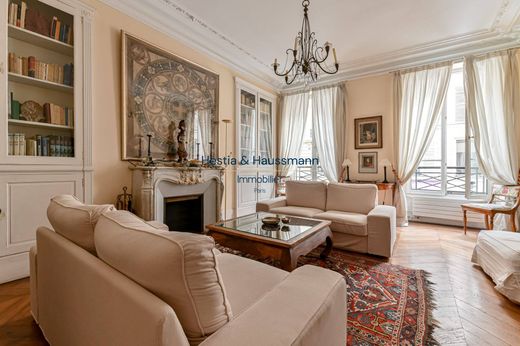 Apartment in Champs-Elysées, Madeleine, Triangle d’or, Paris