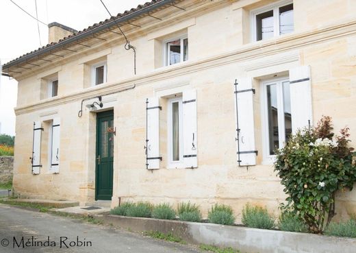 Luxury home in Montagne, Gironde