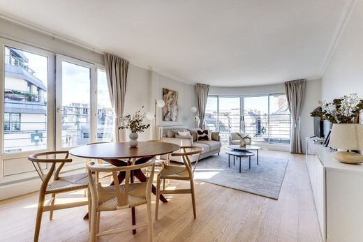 Apartment / Etagenwohnung in Champs-Elysées, Madeleine, Triangle d’or, Paris