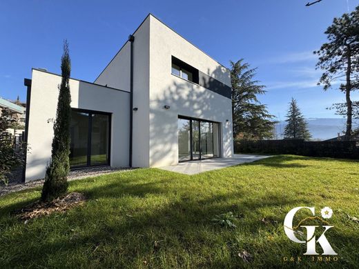 호화 저택 / Corenc, Isère