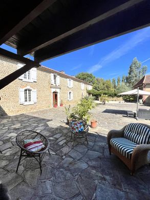 Maison de luxe à Villecomtal-sur-Arros, Gers