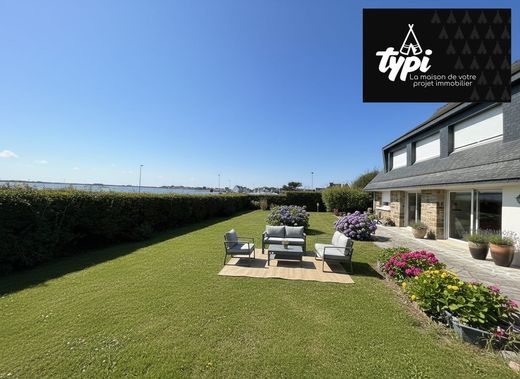 Luxury home in Port-Louis, Morbihan