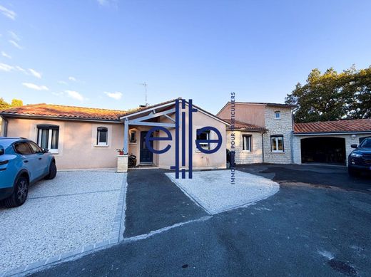 Casa di lusso a Coulounieix, Dordogna