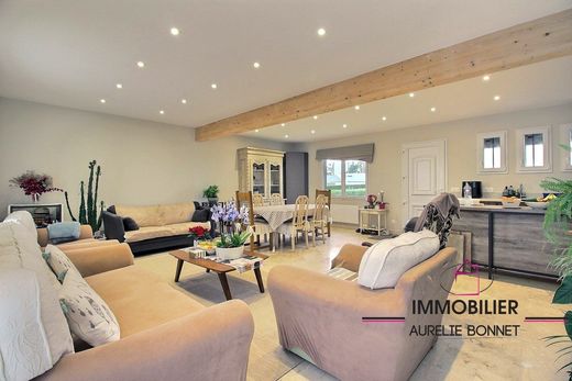 Casa di lusso a Saint-Gatien-des-Bois, Calvados