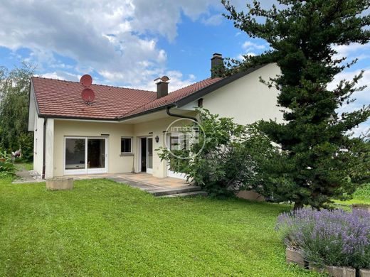 Luxe woning in Hésingue, Haut-Rhin