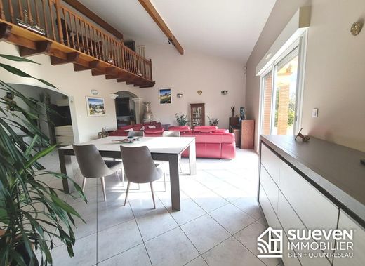 Lüks ev Roques, Upper Garonne