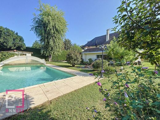 Luxury home in Fleurieu-sur-Saône, Rhône