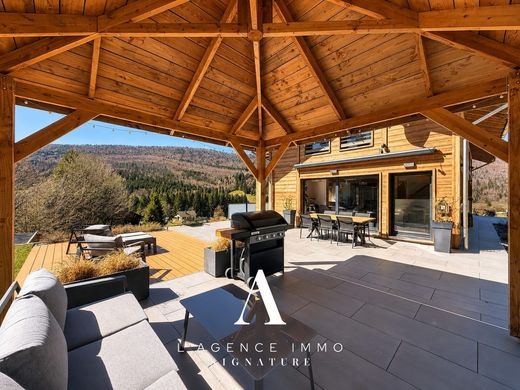 Luxury home in Mijoux, Ain
