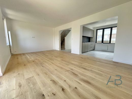 Luxury home in La Madeleine, North