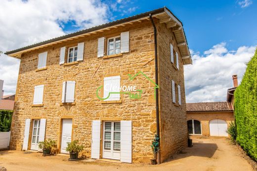 Saint-Germain-Nuelles, Rhôneの高級住宅