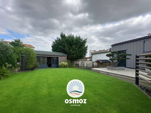 منزل ﻓﻲ Marans, شارنت البحرية