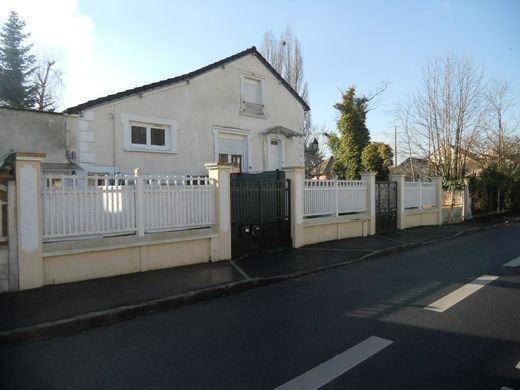‏בניין ב  Boissy-Saint-Léger, Val-de-Marne
