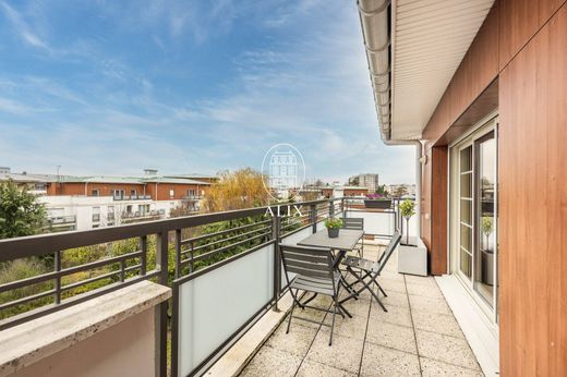 Apartment / Etagenwohnung in Rueil-Malmaison, Hauts-de-Seine