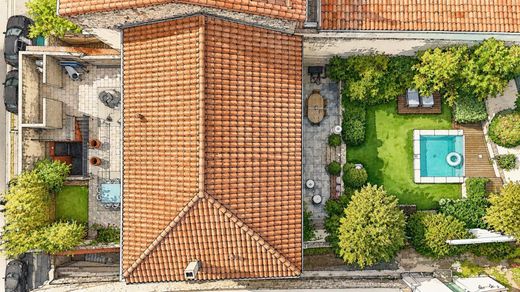 Luxury home in Nîmes, Gard