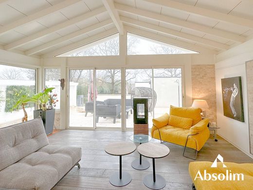 Luxury home in Briollay, Maine-et-Loire