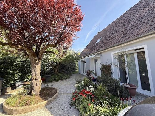 Luxury home in Pontault-Combault, Seine-et-Marne