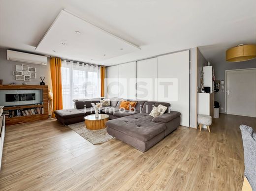 Daire Gennevilliers, Hauts-de-Seine