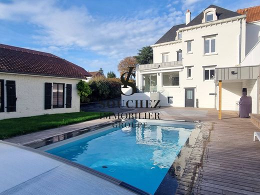 豪宅  Souchez, Pas-de-Calais