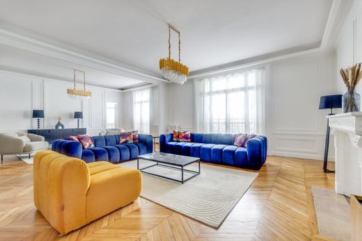 Apartment / Etagenwohnung in Champs-Elysées, Madeleine, Triangle d’or, Paris