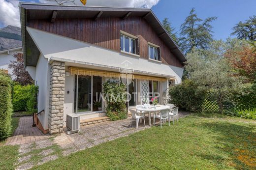 Maison de luxe à Meylan, Isère