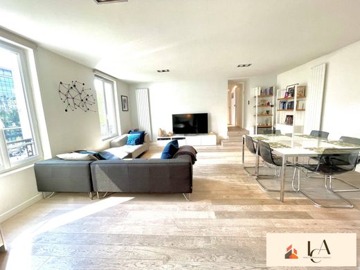 Apartment in Neuilly-sur-Seine, Hauts-de-Seine