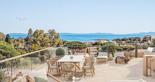 Apartment / Etagenwohnung in Le Lavandou, Var