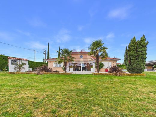 Luxury home in Lentilly, Rhône