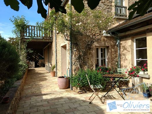 Luxus-Haus in Dampierre-en-Yvelines, Yvelines