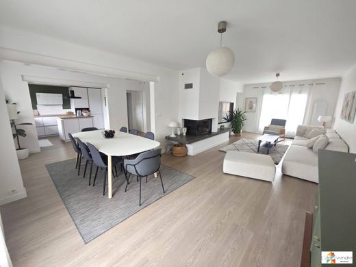 Luxury home in Pontault-Combault, Seine-et-Marne