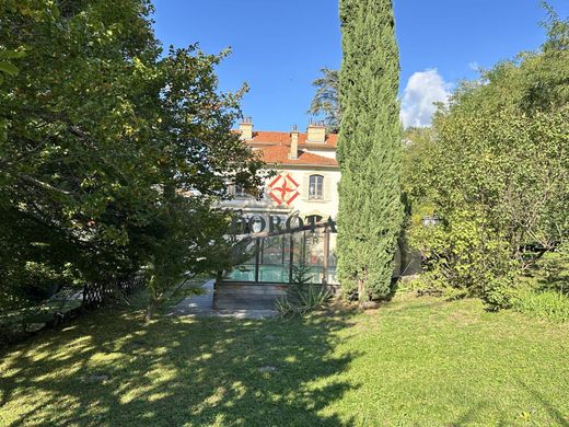 Luxe woning in Saint-Georges-de-Commiers, Isère