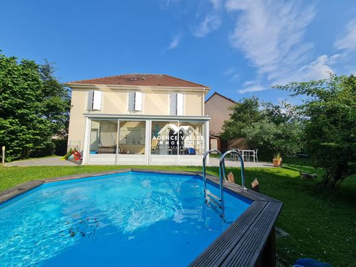 Maison de luxe à Tigery, Essonne