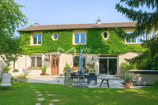 Luxus-Haus in Les Essarts-le-Roi, Yvelines