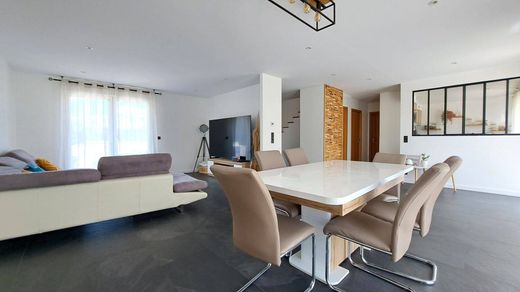 منزل ﻓﻲ Briis-sous-Forges, Essonne