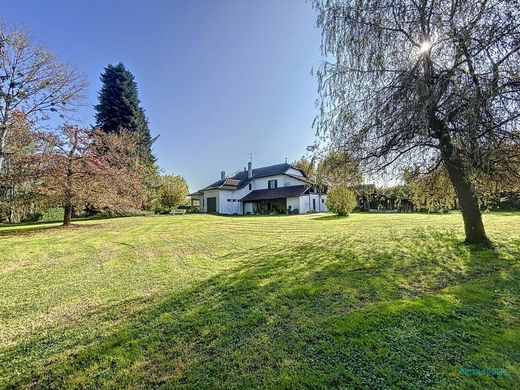 Maison de luxe à Morestel, Isère