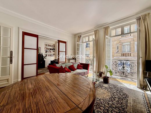 Apartment in Monceau, Courcelles, Ternes, Paris