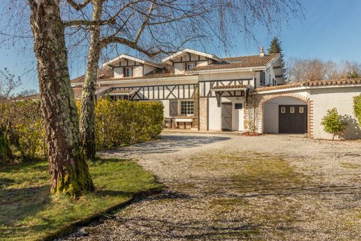 Luxury home in Biganos, Gironde