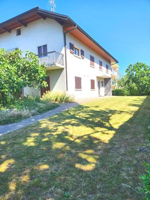 Apartment in Ville-la-Grand, Haute-Savoie