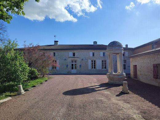 Luxury home in Blaye, Gironde