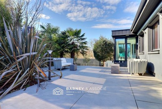 Luxury home in Mont-Saint-Aignan, Seine-Maritime