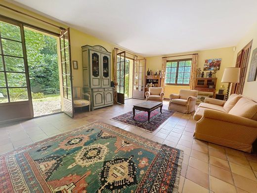 Luxury home in Vaucresson, Hauts-de-Seine