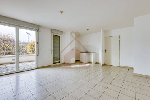 Apartment in Le Kremlin-Bicêtre, Val-de-Marne