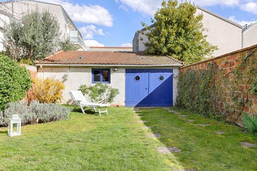 Luxury home in La Garenne-Colombes, Hauts-de-Seine