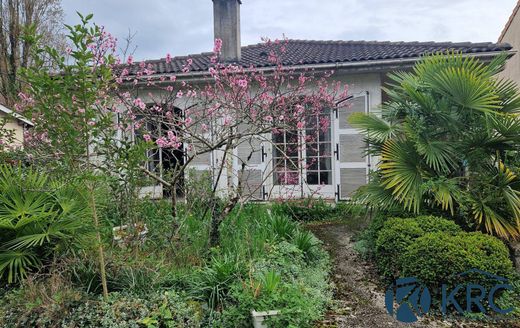 Luxury home in Mérignac, Gironde