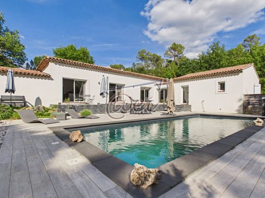 Casa de lujo en Saint-Maximin-la-Sainte-Baume, Var