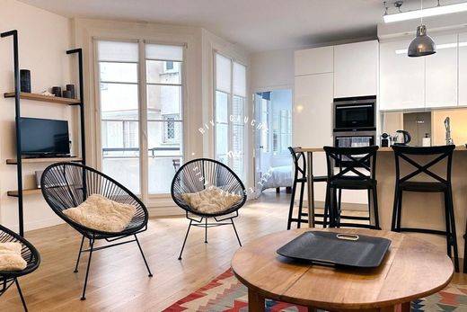 Apartment / Etagenwohnung in Issy-les-Moulineaux, Hauts-de-Seine