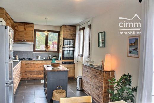 Luxe woning in Ayse, Haute-Savoie