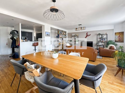 Apartment in Asnières-sur-Seine, Hauts-de-Seine