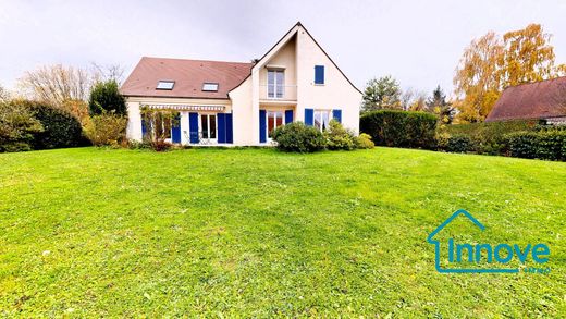 Luksusowy dom w Saint-Nom-la-Bretêche, Yvelines